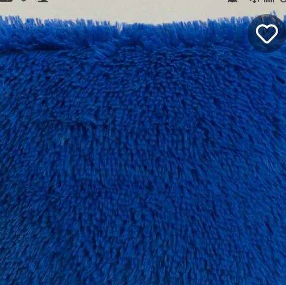 Add a Touch of Luxury to Your Home with these Faux Fur Throw Pillow Cover 16x16 - Picture 7 of 8